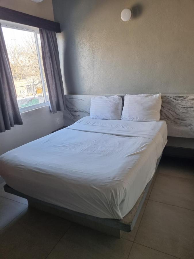 Hotel Victoria Monterrei Quarto foto